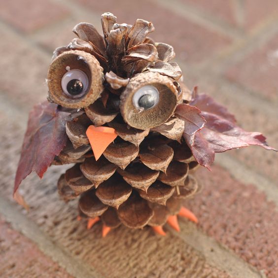 40 Easy and Cute DIY Pine Cone Christmas Crafts | moco-choco